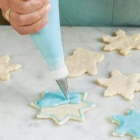 How to Make Royal Icing without Meringue Powder (Easy & Simple)